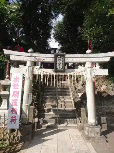 成田山新勝寺の鳥居