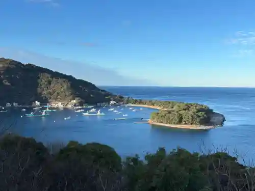 諸口神社の{uncategorized: "未分類", other: "その他", undefined: "問題あり", building: "その他建物", grave: "お墓", sacred_gate: "鳥居", guardian: "狛犬", statue: "像", buddha: "仏像", history: "歴史", nature: "自然", garden: "庭園", animal: "動物", pagoda: "塔", temizu: "手水舎", mountain_gate: "山門・神門", sanctuary: "本殿・本堂", subordinate: "末社・摂社", art: "芸術", scenery: "景色", jizo: "地蔵", ema: "絵馬", goshuin: "御朱印", omikuji: "おみくじ", items: "授与品その他", amulet: "お守り", goshuincho: "御朱印帳", eats: "食事", festival: "お祭り", votive_dance: "神楽", shichigosan: "七五三参", wedding: "結婚式", experience: "体験その他", initially: "初詣", around: "周辺", anti_infection: "感染症対策"}