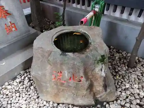 金綱稲荷神社の手水舎