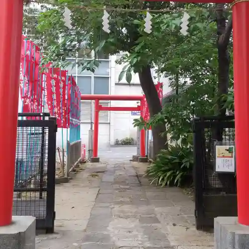 雷電稲荷神社の鳥居