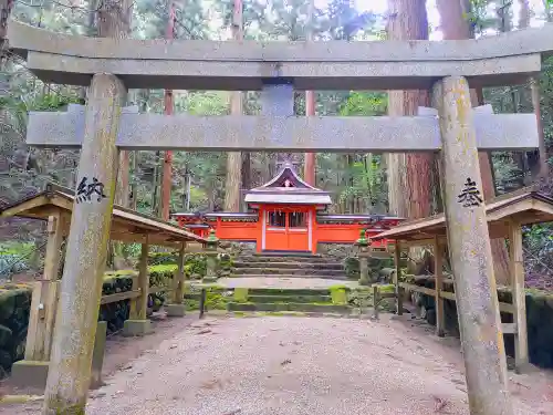 室生龍穴神社の本殿・本堂