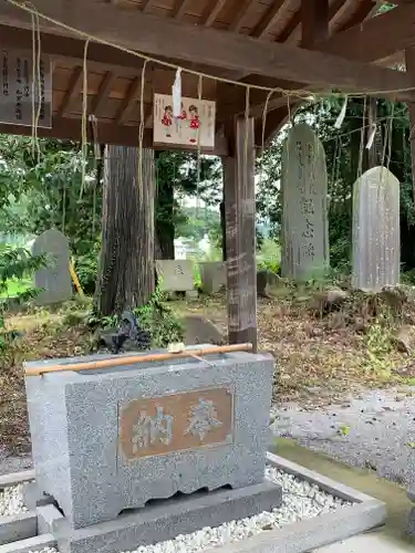 近津神社の手水舎