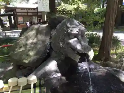 諏訪大社下社秋宮の手水舎