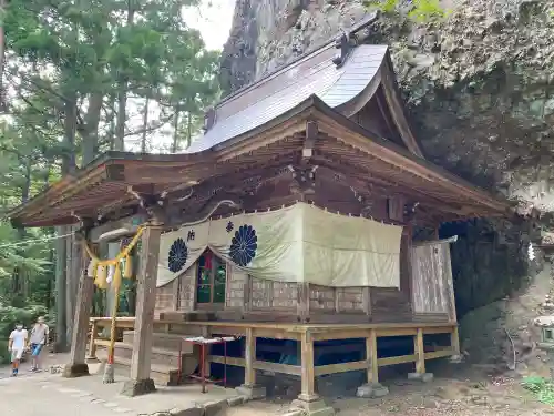 中之嶽神社の本殿