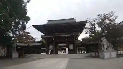 寒川神社の山門・神門