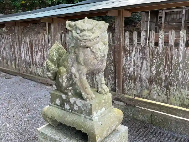 日枝神社 (甲南町稗谷)の{uncategorized: "未分類", other: "その他", undefined: "問題あり", building: "その他建物", grave: "お墓", sacred_gate: "鳥居", guardian: "狛犬", statue: "像", buddha: "仏像", history: "歴史", nature: "自然", garden: "庭園", animal: "動物", pagoda: "塔", temizu: "手水舎", mountain_gate: "山門・神門", sanctuary: "本殿・本堂", subordinate: "末社・摂社", art: "芸術", scenery: "景色", jizo: "地蔵", ema: "絵馬", goshuin: "御朱印", omikuji: "おみくじ", items: "授与品その他", amulet: "お守り", goshuincho: "御朱印帳", eats: "食事", festival: "お祭り", votive_dance: "神楽", shichigosan: "七五三参", wedding: "結婚式", experience: "体験その他", initially: "初詣", around: "周辺", anti_infection: "感染症対策"}