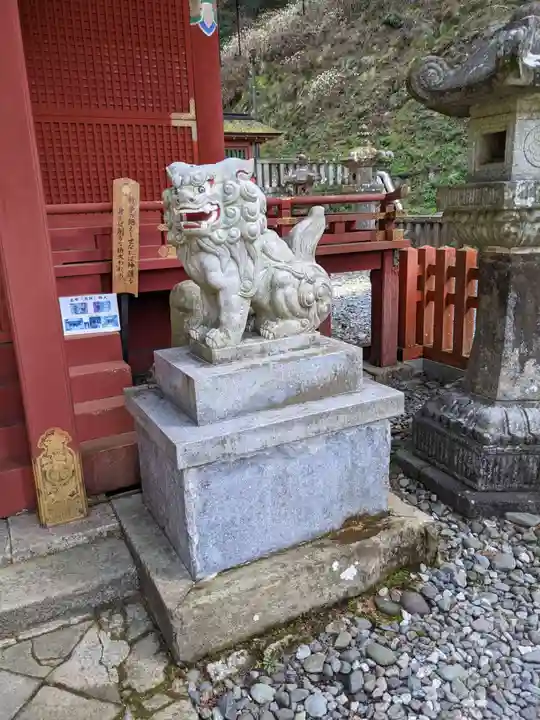 鳳来山東照宮の狛犬