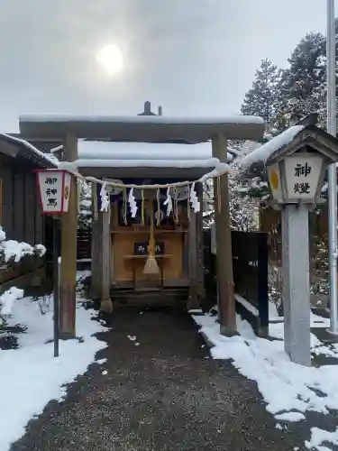 水戸八幡宮の{uncategorized: "未分類", other: "その他", undefined: "問題あり", building: "その他建物", grave: "お墓", sacred_gate: "鳥居", guardian: "狛犬", statue: "像", buddha: "仏像", history: "歴史", nature: "自然", garden: "庭園", animal: "動物", pagoda: "塔", temizu: "手水舎", mountain_gate: "山門・神門", sanctuary: "本殿・本堂", subordinate: "末社・摂社", art: "芸術", scenery: "景色", jizo: "地蔵", ema: "絵馬", goshuin: "御朱印", omikuji: "おみくじ", items: "授与品その他", amulet: "お守り", goshuincho: "御朱印帳", eats: "食事", festival: "お祭り", votive_dance: "神楽", shichigosan: "七五三参", wedding: "結婚式", experience: "体験その他", initially: "初詣", around: "周辺", anti_infection: "感染症対策"}