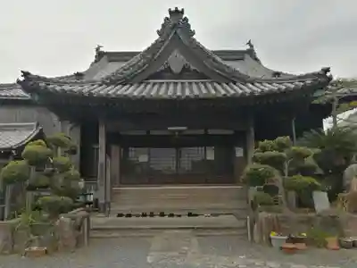 遍照寺の本殿・本堂