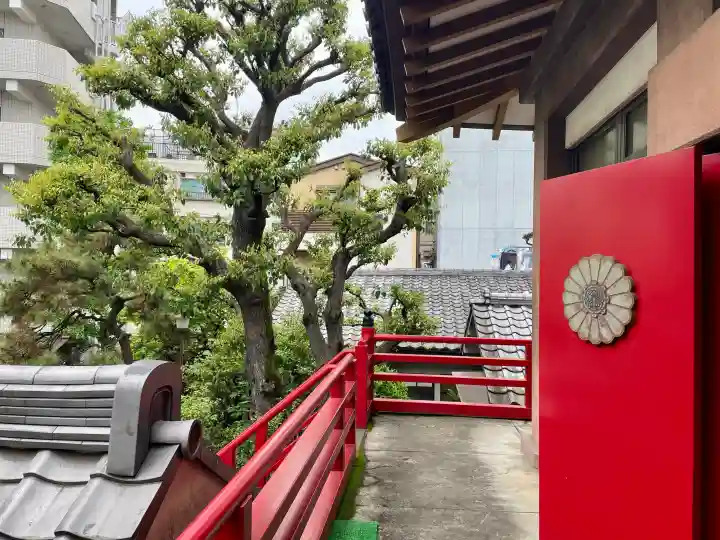 薬王寺の{uncategorized: "未分類", other: "その他", undefined: "問題あり", building: "その他建物", grave: "お墓", sacred_gate: "鳥居", guardian: "狛犬", statue: "像", buddha: "仏像", history: "歴史", nature: "自然", garden: "庭園", animal: "動物", pagoda: "塔", temizu: "手水舎", mountain_gate: "山門・神門", sanctuary: "本殿・本堂", subordinate: "末社・摂社", art: "芸術", scenery: "景色", jizo: "地蔵", ema: "絵馬", goshuin: "御朱印", omikuji: "おみくじ", items: "授与品その他", amulet: "お守り", goshuincho: "御朱印帳", eats: "食事", festival: "お祭り", votive_dance: "神楽", shichigosan: "七五三参", wedding: "結婚式", experience: "体験その他", initially: "初詣", around: "周辺", anti_infection: "感染症対策"}