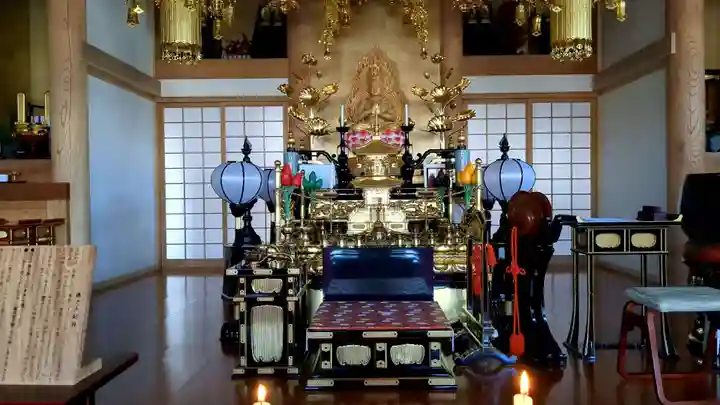 真隆寺の本殿・本堂