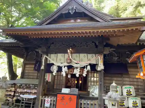 新倉富士浅間神社の本殿