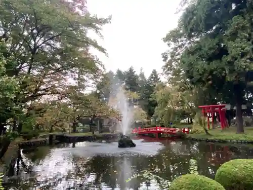 鳥海月山両所宮の庭園