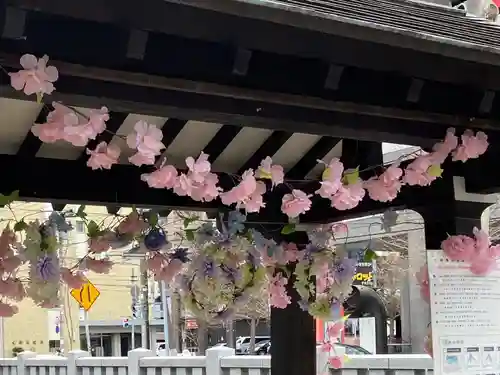 成田山札幌別院新栄寺の手水