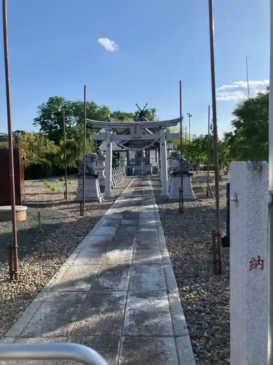 鷲巣鷲宮神社の{uncategorized: "未分類", other: "その他", undefined: "問題あり", building: "その他建物", grave: "お墓", sacred_gate: "鳥居", guardian: "狛犬", statue: "像", buddha: "仏像", history: "歴史", nature: "自然", garden: "庭園", animal: "動物", pagoda: "塔", temizu: "手水舎", mountain_gate: "山門・神門", sanctuary: "本殿・本堂", subordinate: "末社・摂社", art: "芸術", scenery: "景色", jizo: "地蔵", ema: "絵馬", goshuin: "御朱印", omikuji: "おみくじ", items: "授与品その他", amulet: "お守り", goshuincho: "御朱印帳", eats: "食事", festival: "お祭り", votive_dance: "神楽", shichigosan: "七五三参", wedding: "結婚式", experience: "体験その他", initially: "初詣", around: "周辺", anti_infection: "感染症対策"}
