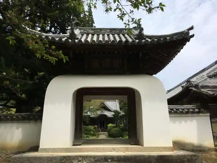 十禅律院の山門・神門