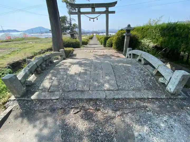 春日神社の{uncategorized: "未分類", other: "その他", undefined: "問題あり", building: "その他建物", grave: "お墓", sacred_gate: "鳥居", guardian: "狛犬", statue: "像", buddha: "仏像", history: "歴史", nature: "自然", garden: "庭園", animal: "動物", pagoda: "塔", temizu: "手水舎", mountain_gate: "山門・神門", sanctuary: "本殿・本堂", subordinate: "末社・摂社", art: "芸術", scenery: "景色", jizo: "地蔵", ema: "絵馬", goshuin: "御朱印", omikuji: "おみくじ", items: "授与品その他", amulet: "お守り", goshuincho: "御朱印帳", eats: "食事", festival: "お祭り", votive_dance: "神楽", shichigosan: "七五三参", wedding: "結婚式", experience: "体験その他", initially: "初詣", around: "周辺", anti_infection: "感染症対策"}