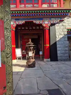 チベット仏教寺院強巴林(チャンバリン)の本殿・本堂