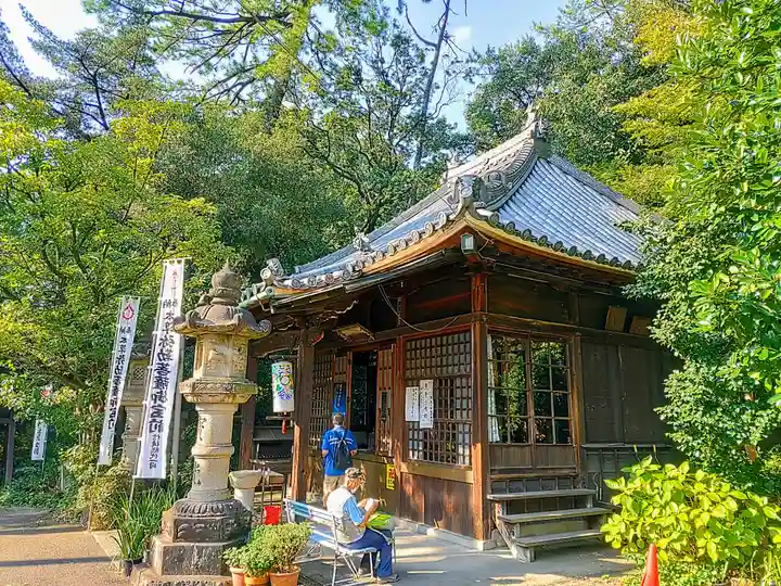 弥勒寺の本殿・本堂