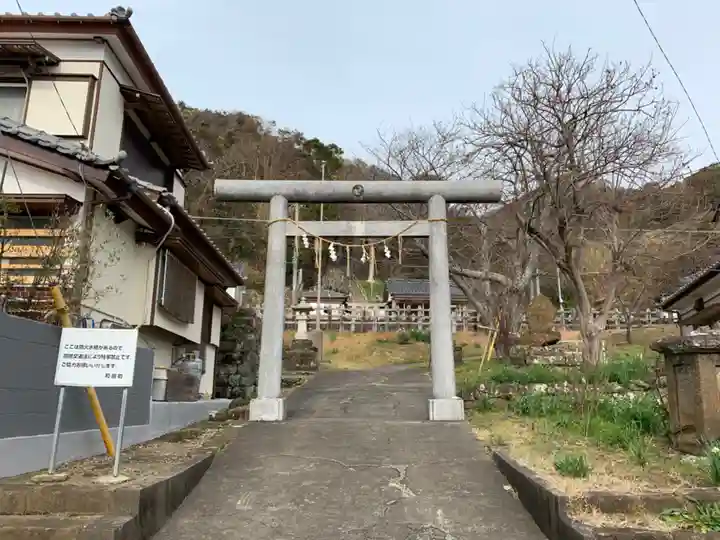 真浦神社の鳥居