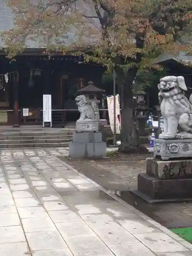 鳥海月山両所宮の狛犬