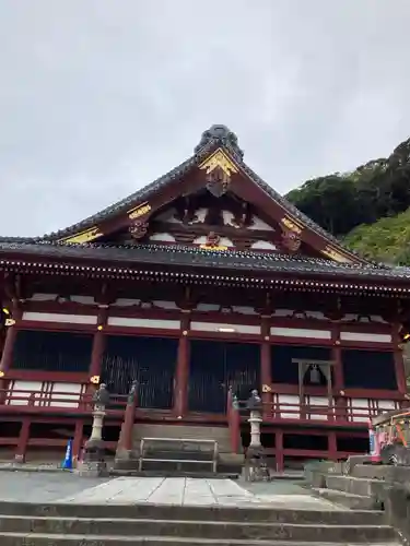 那古寺の本殿・本堂