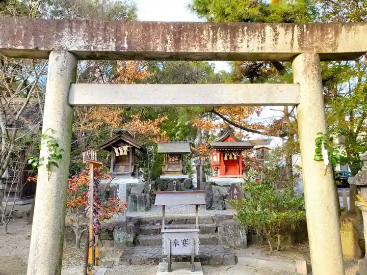 市原稲荷神社の末社・摂社
