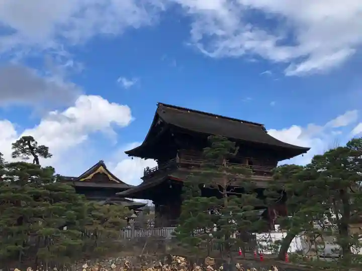 善光寺の山門・神門