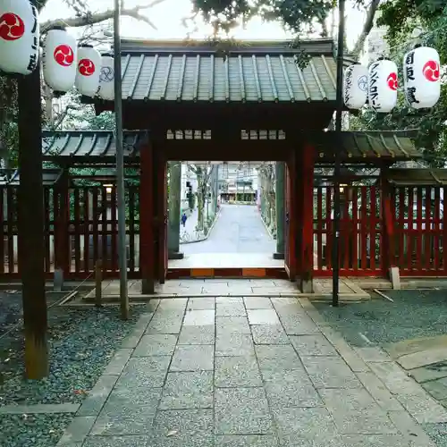 金王八幡宮の山門