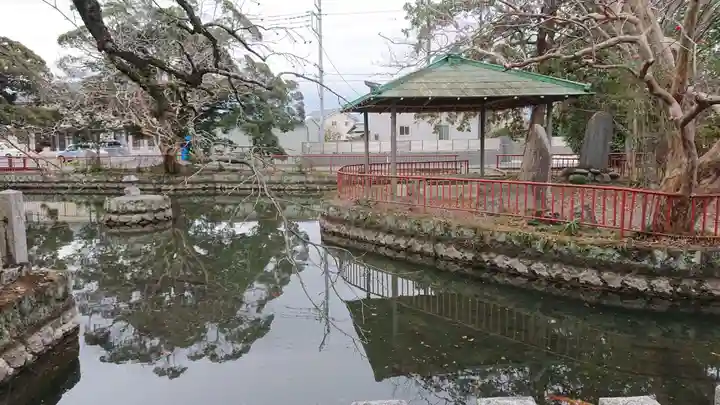 人丸神社(小中町)の庭園
