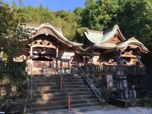 清滝寺の本殿