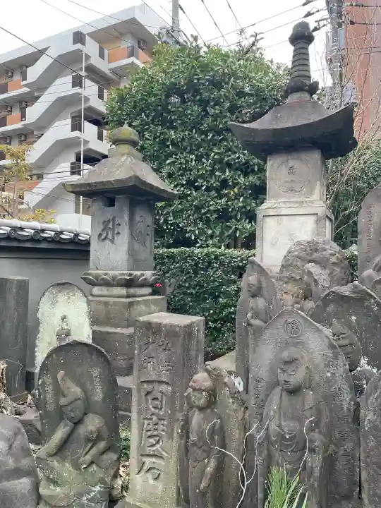 龍泉寺の{uncategorized: "未分類", other: "その他", undefined: "問題あり", building: "その他建物", grave: "お墓", sacred_gate: "鳥居", guardian: "狛犬", statue: "像", buddha: "仏像", history: "歴史", nature: "自然", garden: "庭園", animal: "動物", pagoda: "塔", temizu: "手水舎", mountain_gate: "山門・神門", sanctuary: "本殿・本堂", subordinate: "末社・摂社", art: "芸術", scenery: "景色", jizo: "地蔵", ema: "絵馬", goshuin: "御朱印", omikuji: "おみくじ", items: "授与品その他", amulet: "お守り", goshuincho: "御朱印帳", eats: "食事", festival: "お祭り", votive_dance: "神楽", shichigosan: "七五三参", wedding: "結婚式", experience: "体験その他", initially: "初詣", around: "周辺", anti_infection: "感染症対策"}