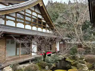 宝泉院の{uncategorized: "未分類", other: "その他", undefined: "問題あり", building: "その他建物", grave: "お墓", sacred_gate: "鳥居", guardian: "狛犬", statue: "像", buddha: "仏像", history: "歴史", nature: "自然", garden: "庭園", animal: "動物", pagoda: "塔", temizu: "手水舎", mountain_gate: "山門・神門", sanctuary: "本殿・本堂", subordinate: "末社・摂社", art: "芸術", scenery: "景色", jizo: "地蔵", ema: "絵馬", goshuin: "御朱印", omikuji: "おみくじ", items: "授与品その他", amulet: "お守り", goshuincho: "御朱印帳", eats: "食事", festival: "お祭り", votive_dance: "神楽", shichigosan: "七五三参", wedding: "結婚式", experience: "体験その他", initially: "初詣", around: "周辺", anti_infection: "感染症対策"}