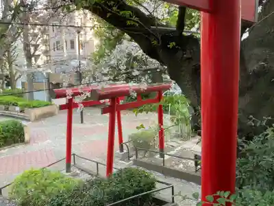 狸穴稲荷社(東京都)