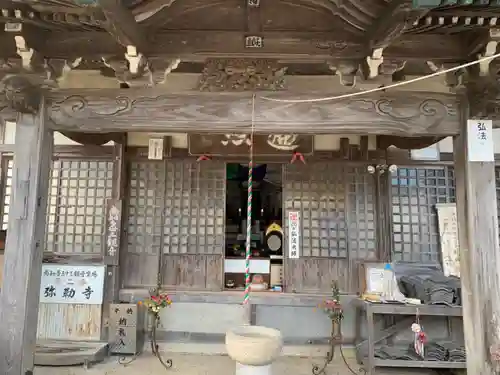 弥勒寺の本殿・本堂