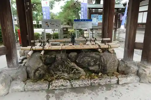 建部大社の手水舎