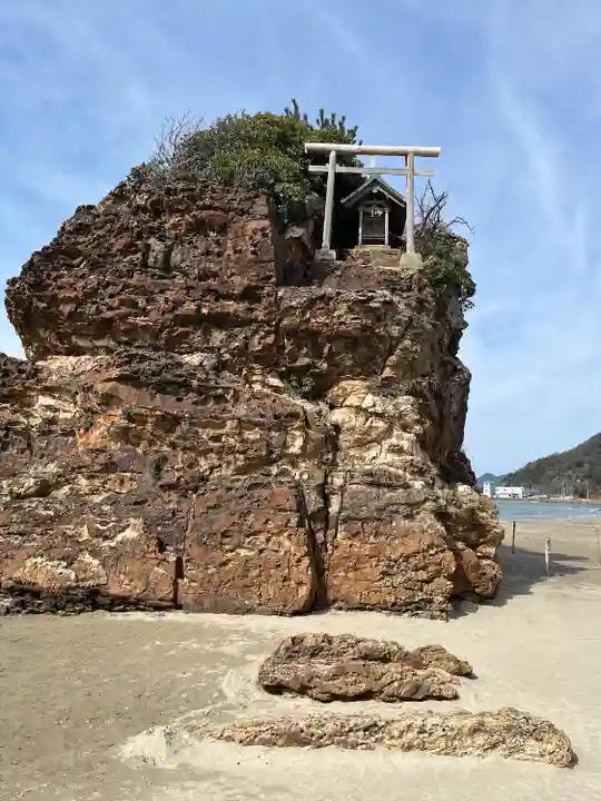 稲佐の浜 弁天島(島根県)