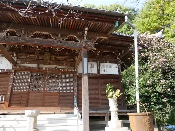 観音寺の本殿・本堂