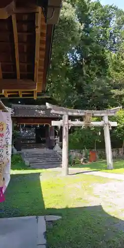 鳥居川御霊神社の鳥居