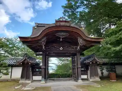 西教寺の山門・神門