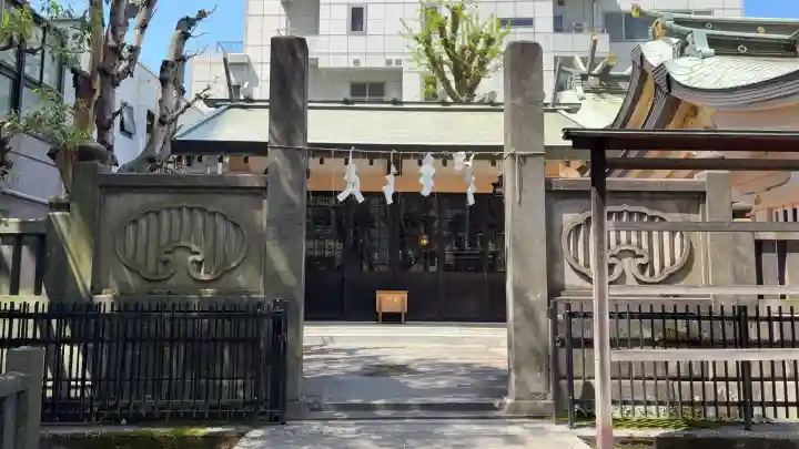 高輪神社の{uncategorized: "未分類", other: "その他", undefined: "問題あり", building: "その他建物", grave: "お墓", sacred_gate: "鳥居", guardian: "狛犬", statue: "像", buddha: "仏像", history: "歴史", nature: "自然", garden: "庭園", animal: "動物", pagoda: "塔", temizu: "手水舎", mountain_gate: "山門・神門", sanctuary: "本殿・本堂", subordinate: "末社・摂社", art: "芸術", scenery: "景色", jizo: "地蔵", ema: "絵馬", goshuin: "御朱印", omikuji: "おみくじ", items: "授与品その他", amulet: "お守り", goshuincho: "御朱印帳", eats: "食事", festival: "お祭り", votive_dance: "神楽", shichigosan: "七五三参", wedding: "結婚式", experience: "体験その他", initially: "初詣", around: "周辺", anti_infection: "感染症対策"}