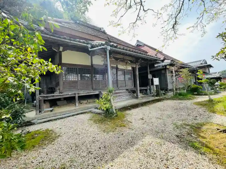 福竜寺の{uncategorized: "未分類", other: "その他", undefined: "問題あり", building: "その他建物", grave: "お墓", sacred_gate: "鳥居", guardian: "狛犬", statue: "像", buddha: "仏像", history: "歴史", nature: "自然", garden: "庭園", animal: "動物", pagoda: "塔", temizu: "手水舎", mountain_gate: "山門・神門", sanctuary: "本殿・本堂", subordinate: "末社・摂社", art: "芸術", scenery: "景色", jizo: "地蔵", ema: "絵馬", goshuin: "御朱印", omikuji: "おみくじ", items: "授与品その他", amulet: "お守り", goshuincho: "御朱印帳", eats: "食事", festival: "お祭り", votive_dance: "神楽", shichigosan: "七五三参", wedding: "結婚式", experience: "体験その他", initially: "初詣", around: "周辺", anti_infection: "感染症対策"}