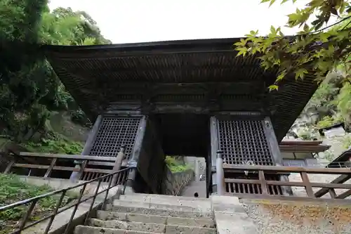 宝珠山 立石寺の山門・神門
