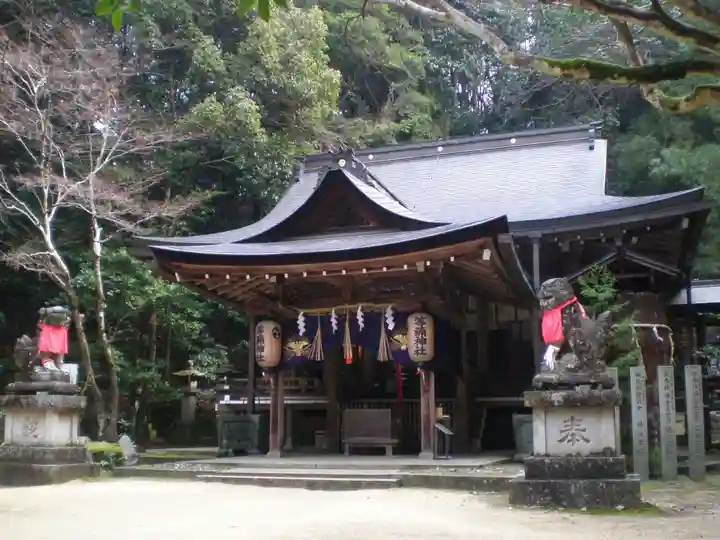 等彌神社の本殿・本堂