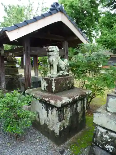 名石神社の狛犬