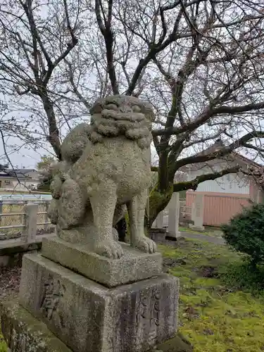 戸出神社の狛犬