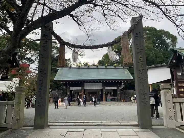 伊勢山皇大神宮の鳥居