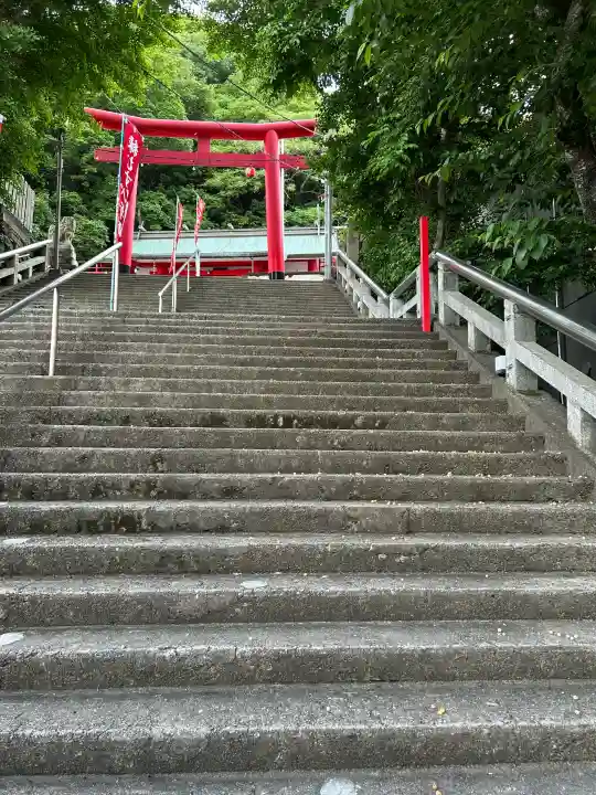徳島眉山天神社の{uncategorized: "未分類", other: "その他", undefined: "問題あり", building: "その他建物", grave: "お墓", sacred_gate: "鳥居", guardian: "狛犬", statue: "像", buddha: "仏像", history: "歴史", nature: "自然", garden: "庭園", animal: "動物", pagoda: "塔", temizu: "手水舎", mountain_gate: "山門・神門", sanctuary: "本殿・本堂", subordinate: "末社・摂社", art: "芸術", scenery: "景色", jizo: "地蔵", ema: "絵馬", goshuin: "御朱印", omikuji: "おみくじ", items: "授与品その他", amulet: "お守り", goshuincho: "御朱印帳", eats: "食事", festival: "お祭り", votive_dance: "神楽", shichigosan: "七五三参", wedding: "結婚式", experience: "体験その他", initially: "初詣", around: "周辺", anti_infection: "感染症対策"}