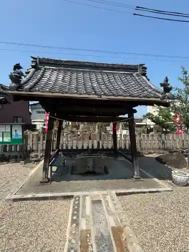 星神社の手水舎