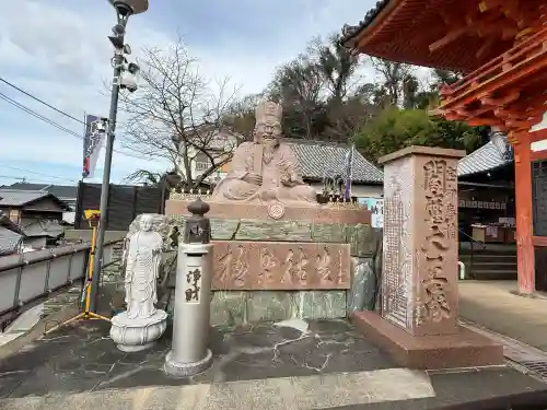 金剛宝寺（紀三井寺）の{uncategorized: "未分類", other: "その他", undefined: "問題あり", building: "その他建物", grave: "お墓", sacred_gate: "鳥居", guardian: "狛犬", statue: "像", buddha: "仏像", history: "歴史", nature: "自然", garden: "庭園", animal: "動物", pagoda: "塔", temizu: "手水舎", mountain_gate: "山門・神門", sanctuary: "本殿・本堂", subordinate: "末社・摂社", art: "芸術", scenery: "景色", jizo: "地蔵", ema: "絵馬", goshuin: "御朱印", omikuji: "おみくじ", items: "授与品その他", amulet: "お守り", goshuincho: "御朱印帳", eats: "食事", festival: "お祭り", votive_dance: "神楽", shichigosan: "七五三参", wedding: "結婚式", experience: "体験その他", initially: "初詣", around: "周辺", anti_infection: "感染症対策"}